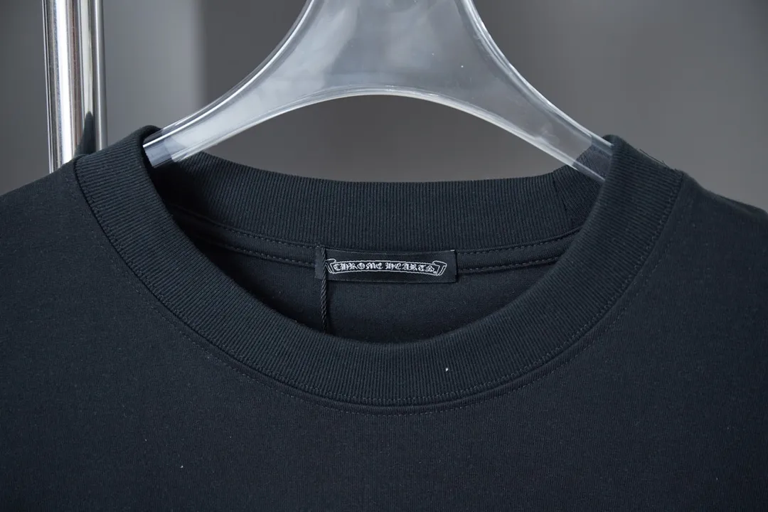 🅿️200 Ch*ome Hearte 25SS early spring new style, Croix heart patch hardware short sleeves, light luxury, essential item for daily commuting for men and women, correct version, welcome to compare, detailed features · 320g 100% pure cotton double yarn jersey fabric · Custom dyed in the same vat, special thickened 32 count double-ply 1X1 thread · Patched embroidered Chloë heart pattern ➕ tatami embroidered letter logo. Artificial hand-stitched Croxin hardware · Double-needle cross-stitching process · Original main mark, washed tag, branded moisture-proof paper packaging Color: Black/White Size: S/M/L/XL